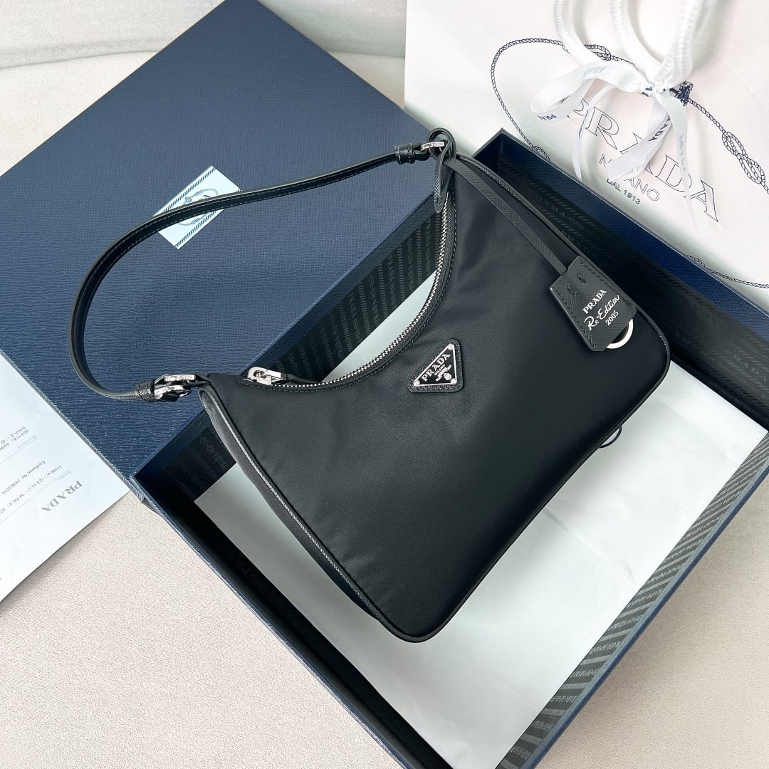 Re-Edition - 1N204M - черный - B03BFD Prada 1N204M