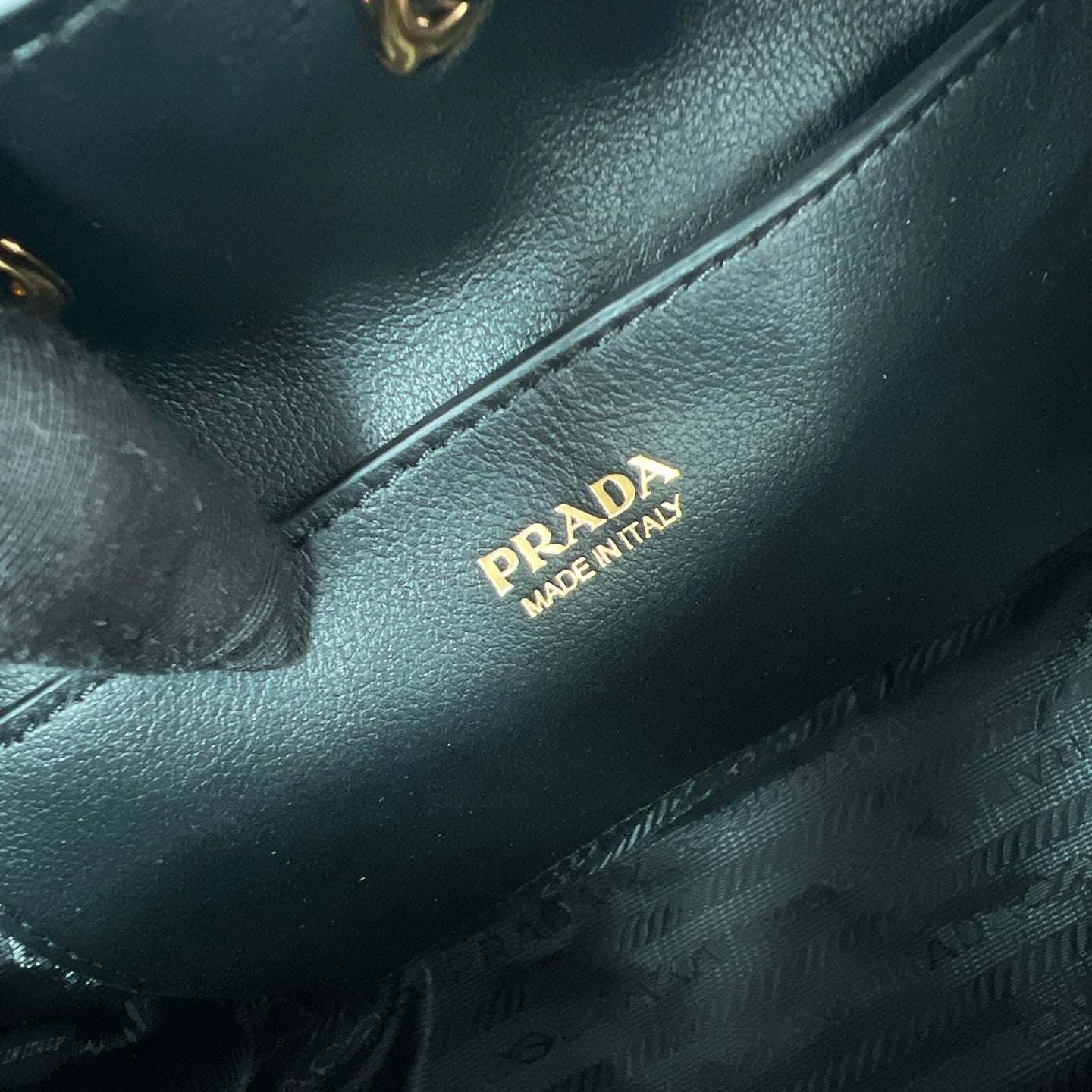 Bucket - 1BE087 - черный Prada 1BE087