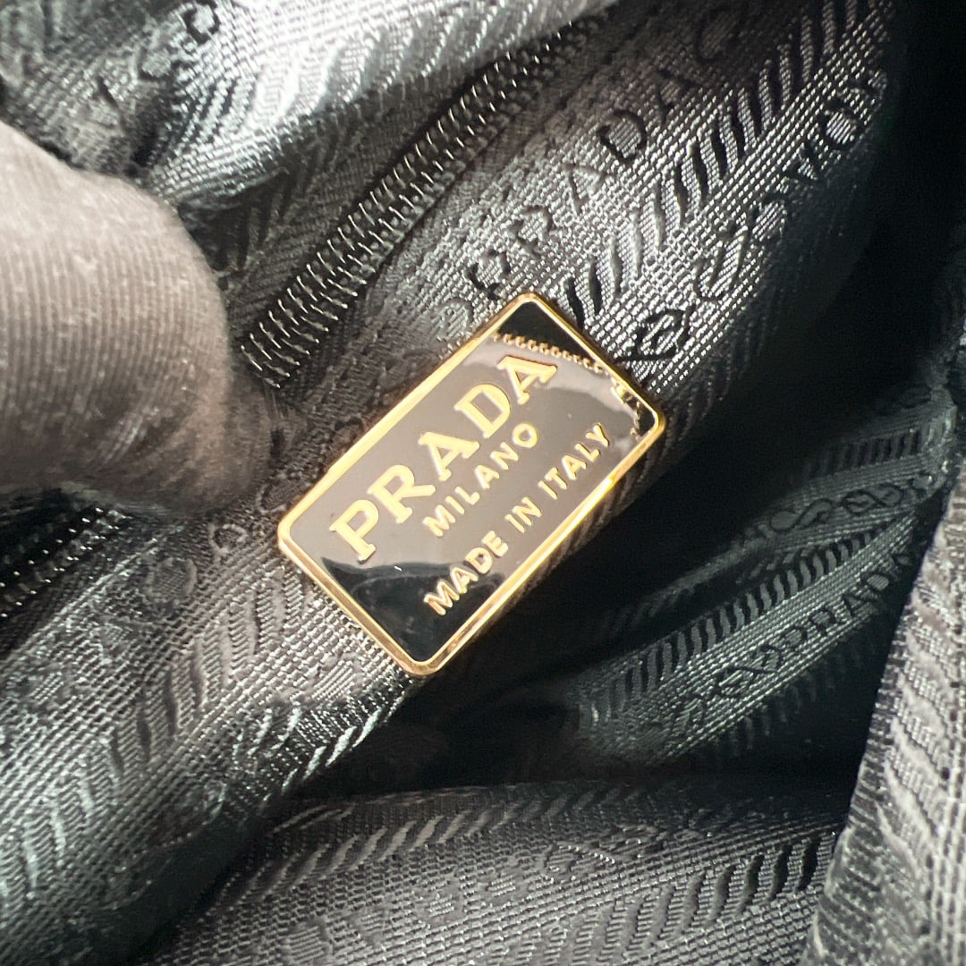 Shoulder Bag - 1BD646 - черный, золотистая фурнитура Prada 1BD646