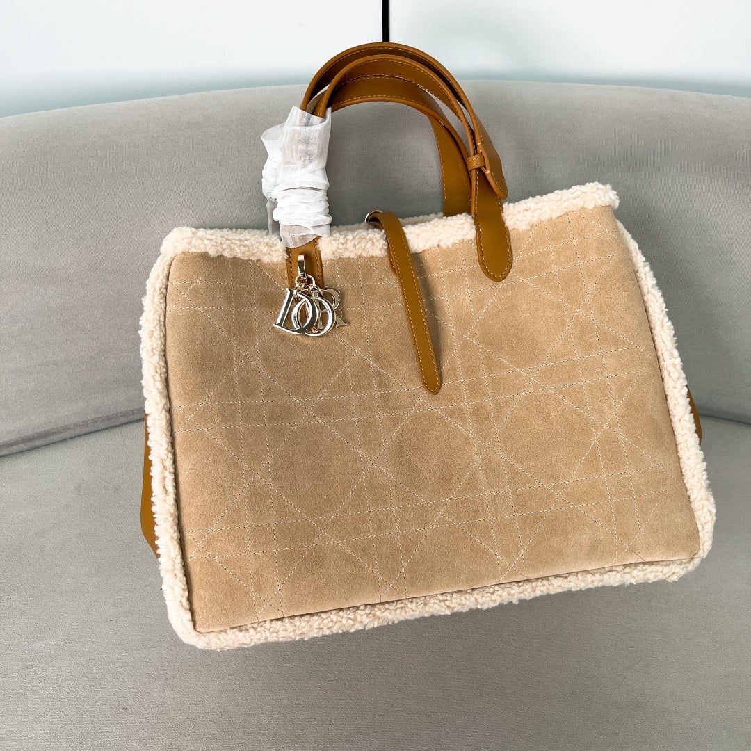 Toujours - 37x28.5x20см Dior M2820
