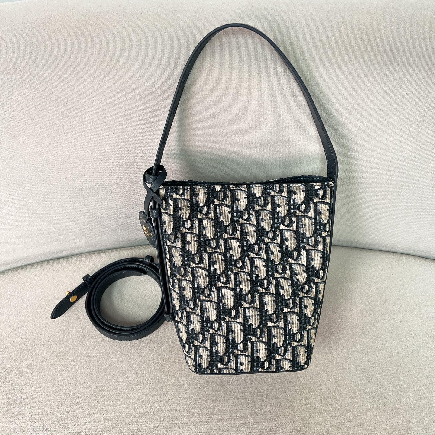 Bucket - темно-синий - 13x16x10см Dior S4321