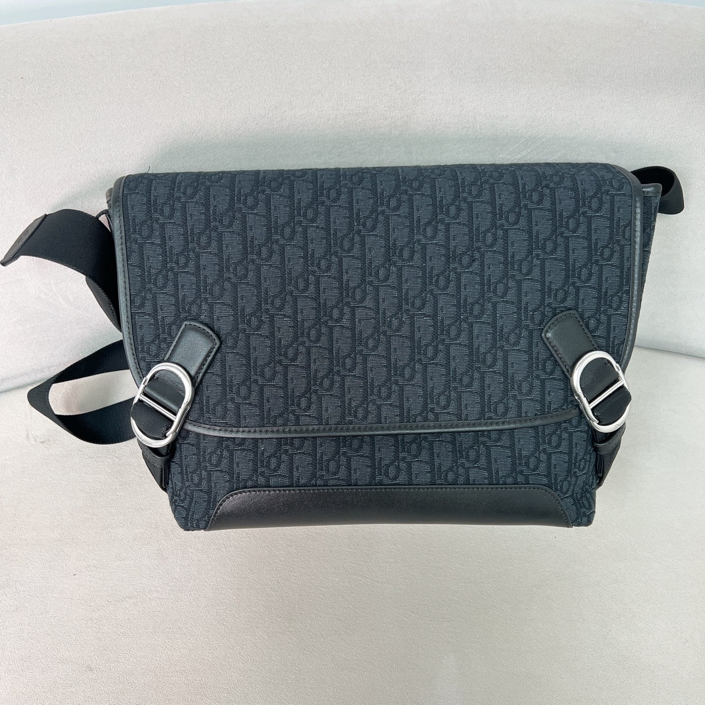 Jett - черный - 31x25x15см Dior DOR-AJFVIVWOVA