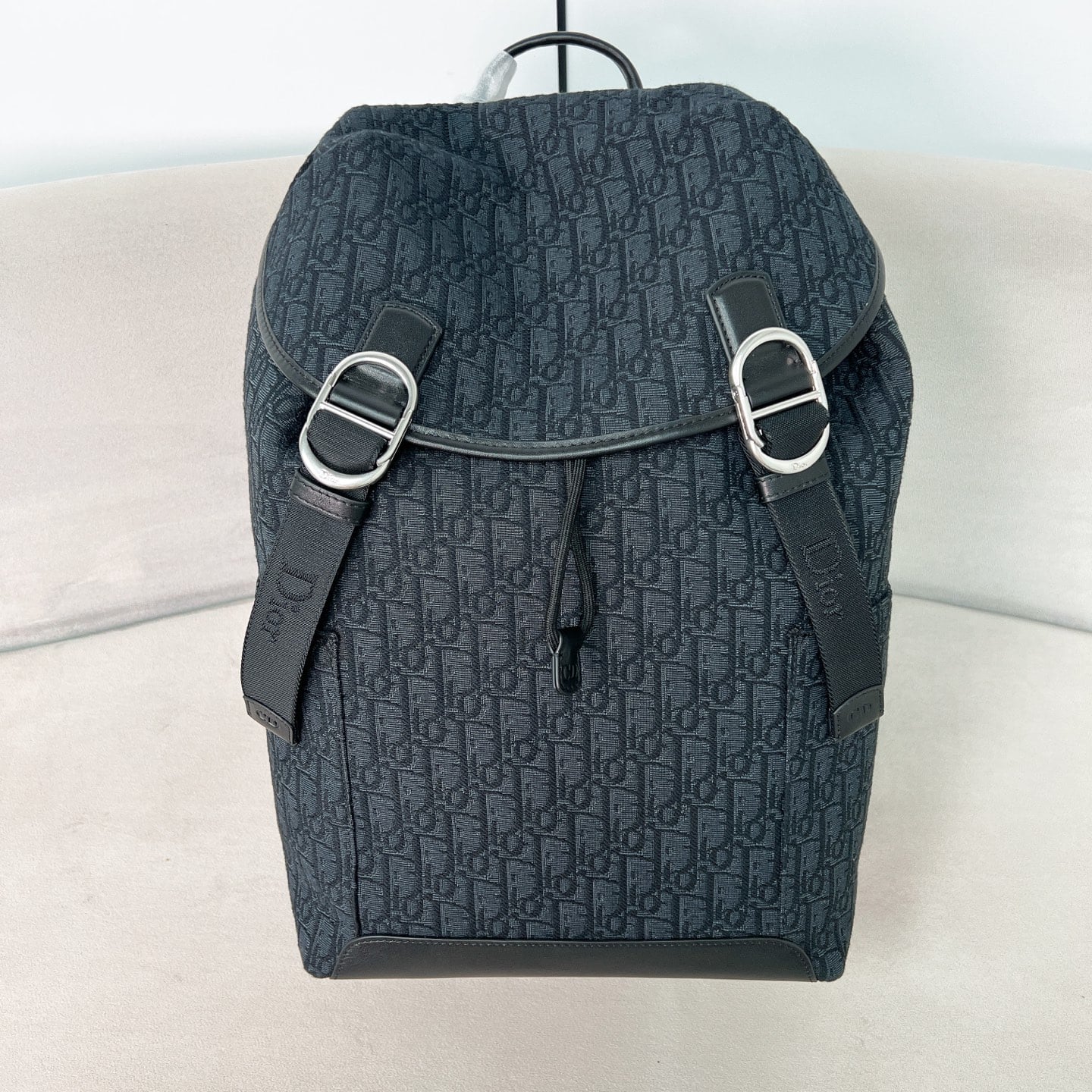 Jett - черный - 29x42x17см Dior DOR-OBXEGHF-OA