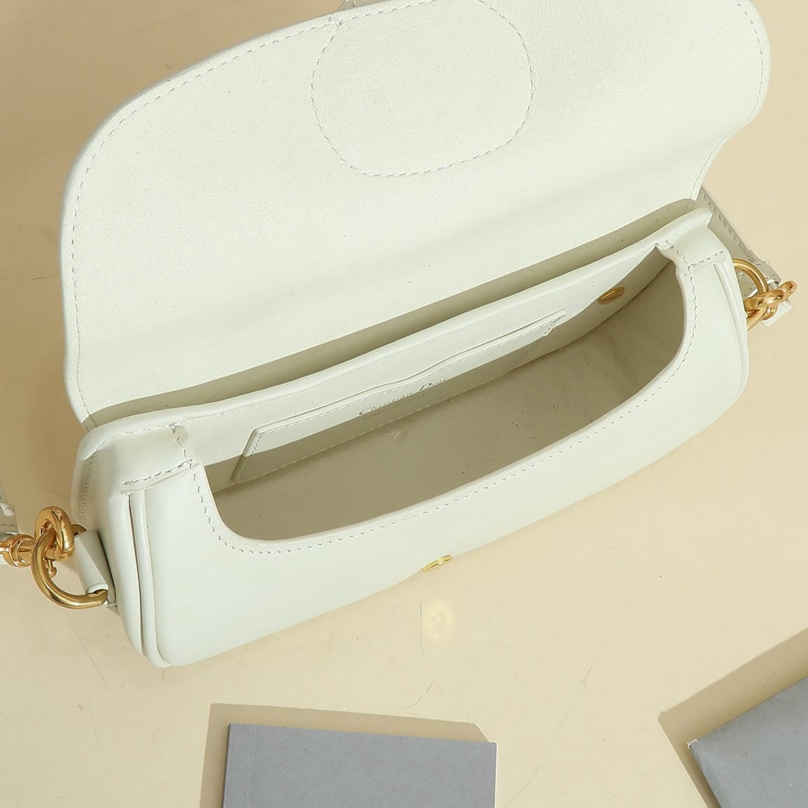 Bobby East-West Dior 9327.4