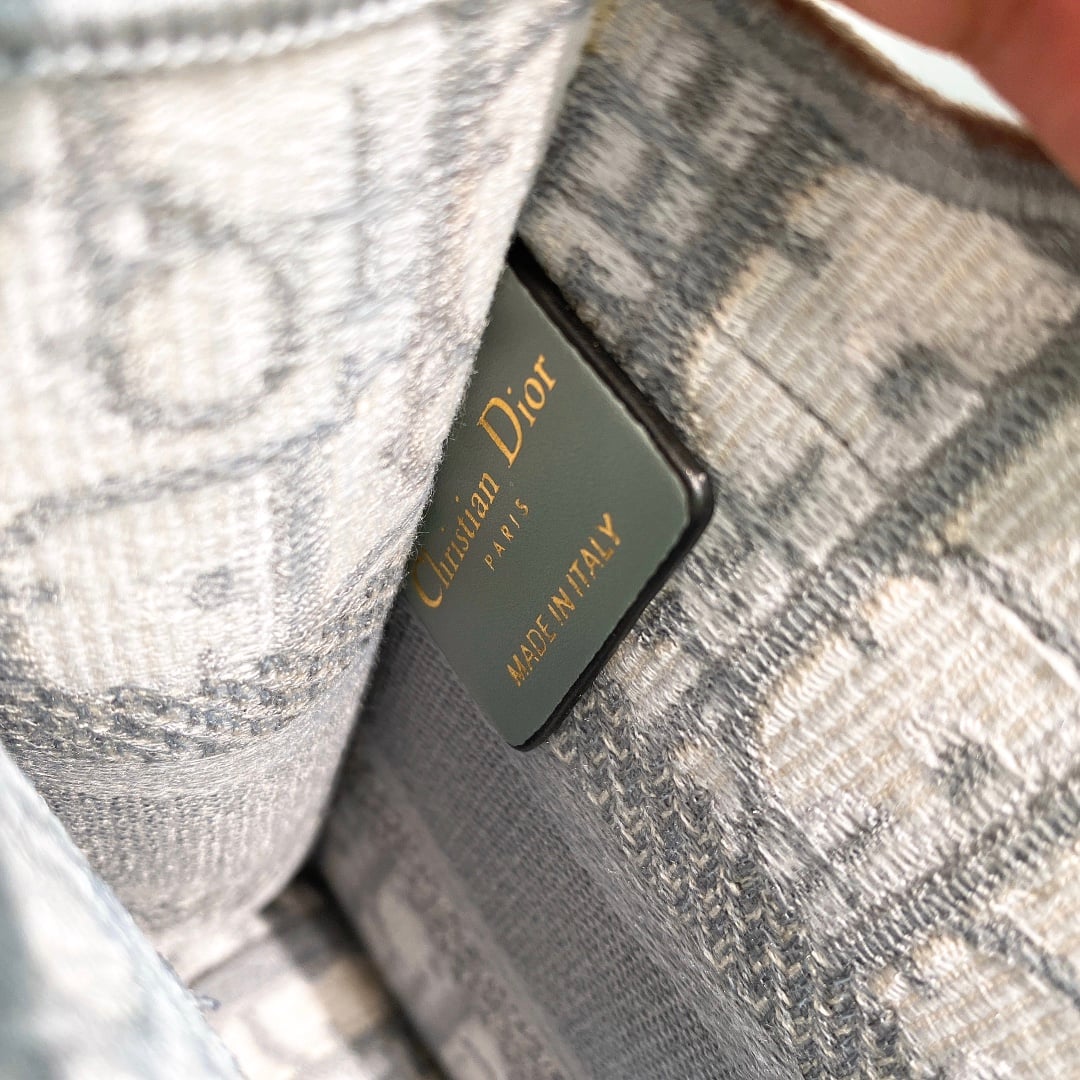 Book Tote - серый - 22.5x24x8см Dior DOR-Z2OAYCU1UA