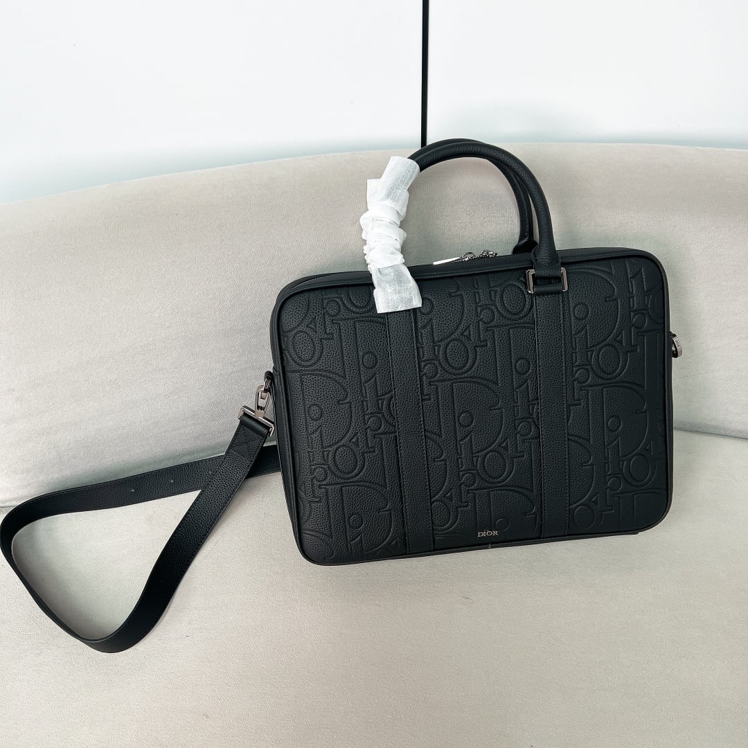 Gravity - черный - 37x28x6см Dior DOR-WHFXYPQROW
