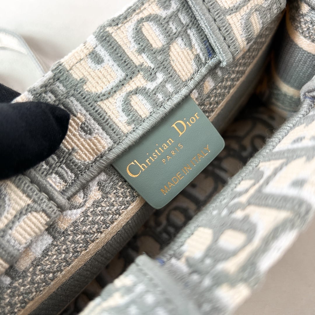 Book Tote - серый - 21.5x13x7.5см Dior S5573