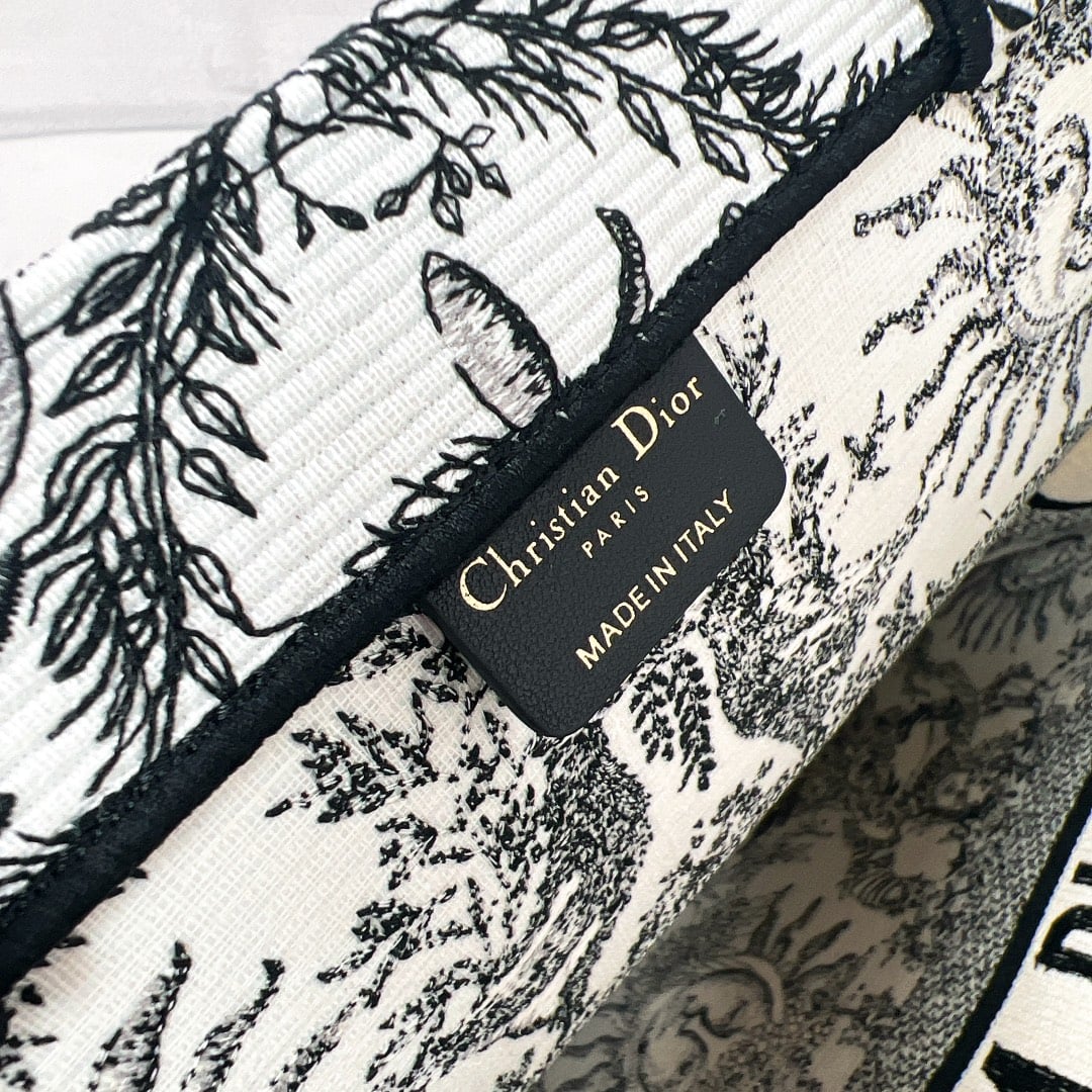 Book Tote - 42x35x18.5см - 6BA0D8 Dior M1286