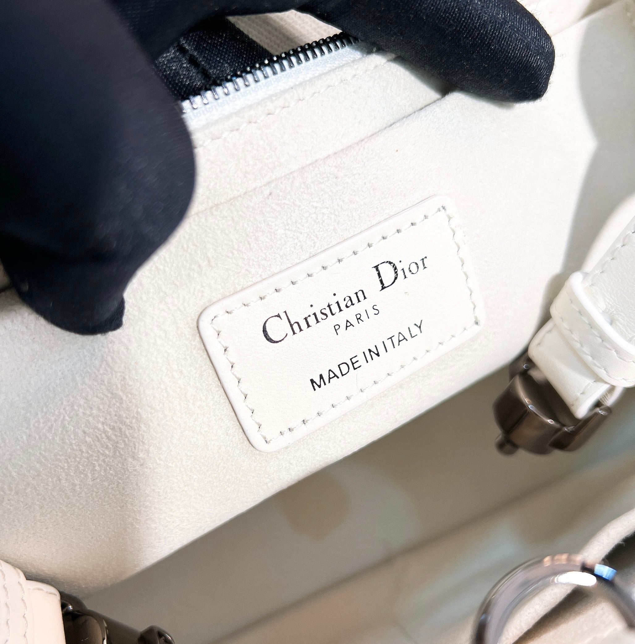 95.22 - белый - 28x28x9.5см Dior DOR-OH5YUEMJMW