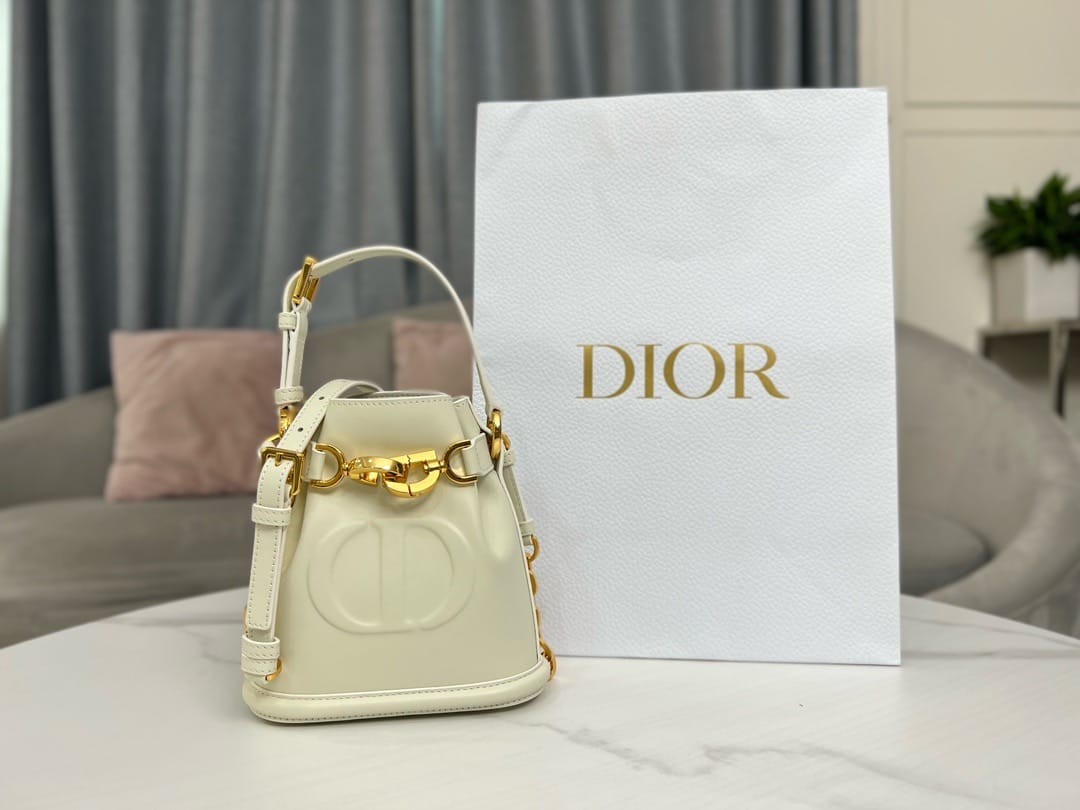 C'est 18см Dior 3