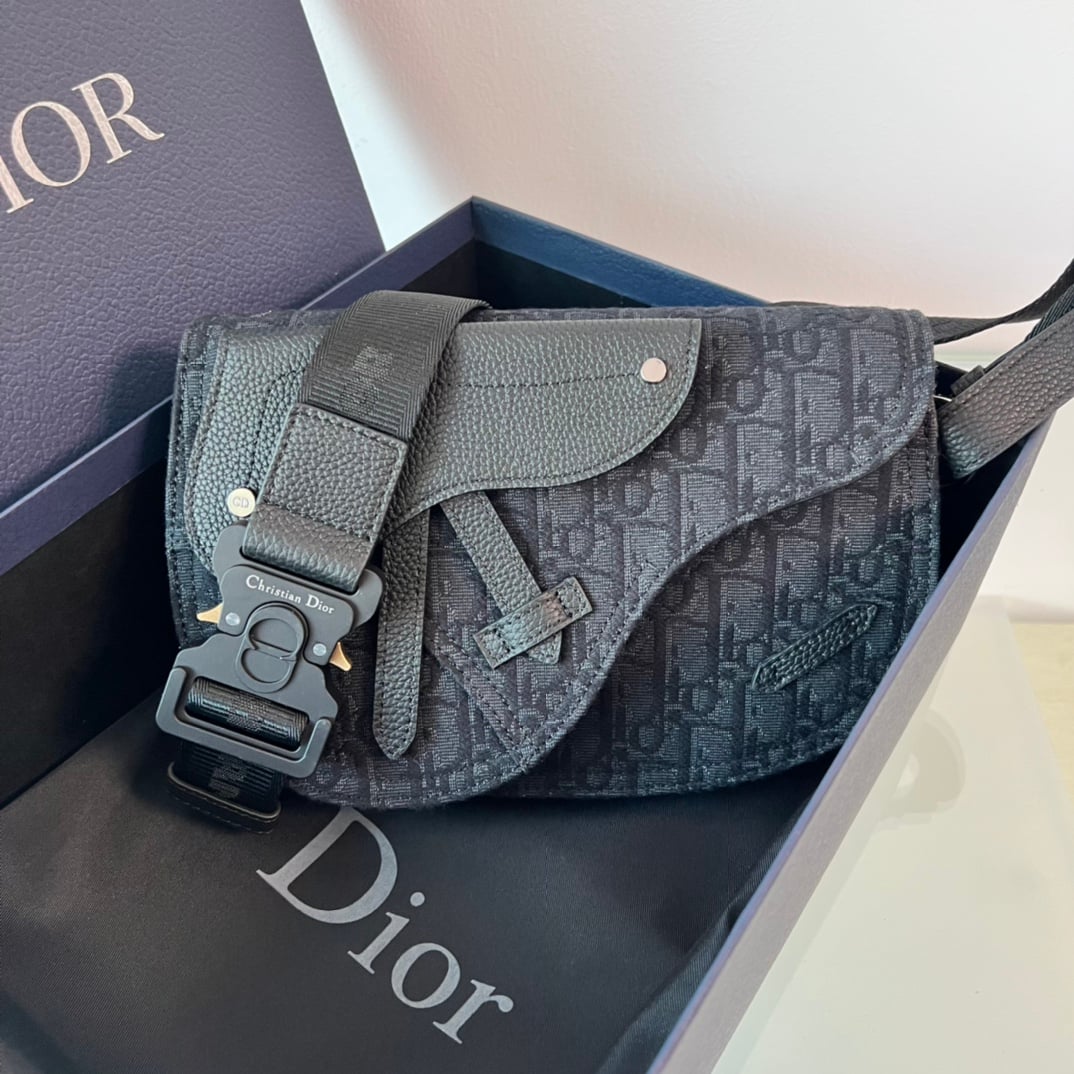 Saddle - 24x17.5x5см - 3F51EE Dior DOR-UCH1SYDSXA