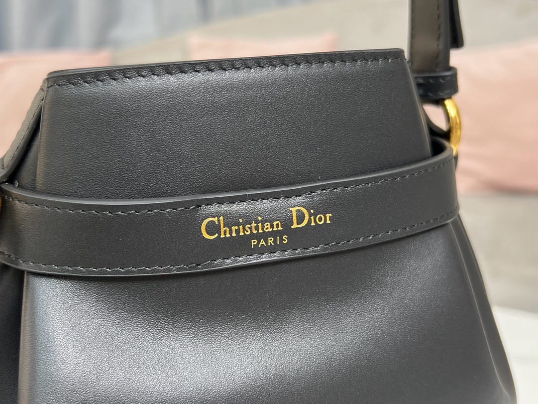 C'est 24см Dior 1