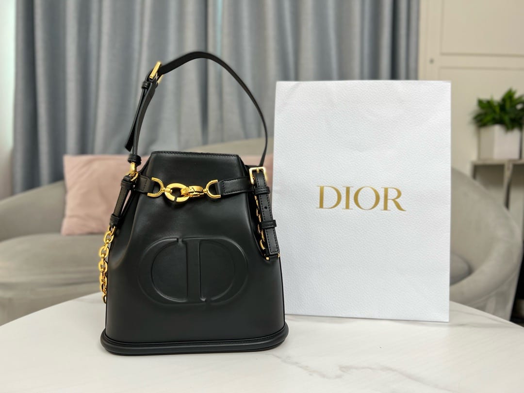 C'est 24см Dior 1