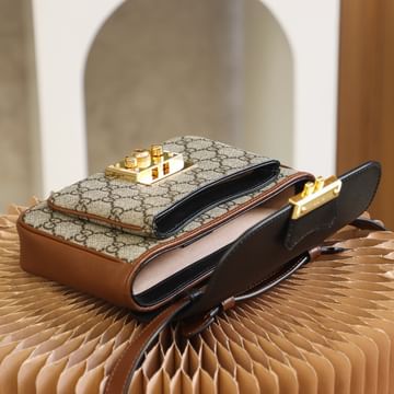 Padlock Gucci 658487.3