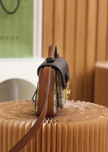 Padlock Gucci 658487.3