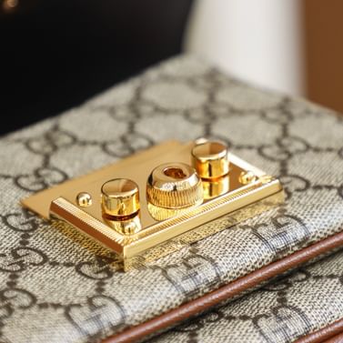 Padlock Gucci 658487.3