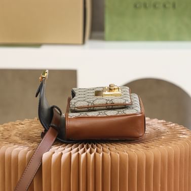 Padlock Gucci 658487.3