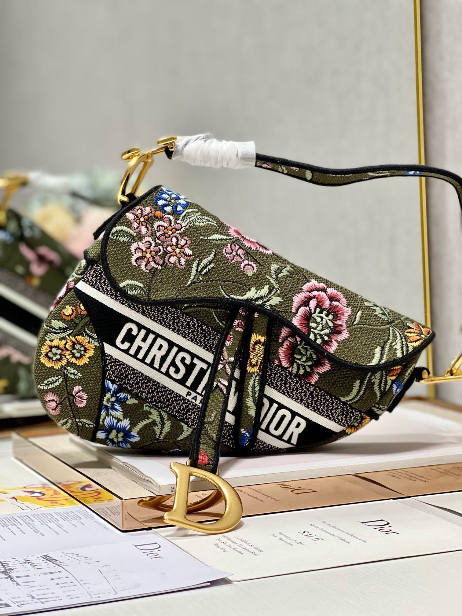 Saddle Dior M0446.12