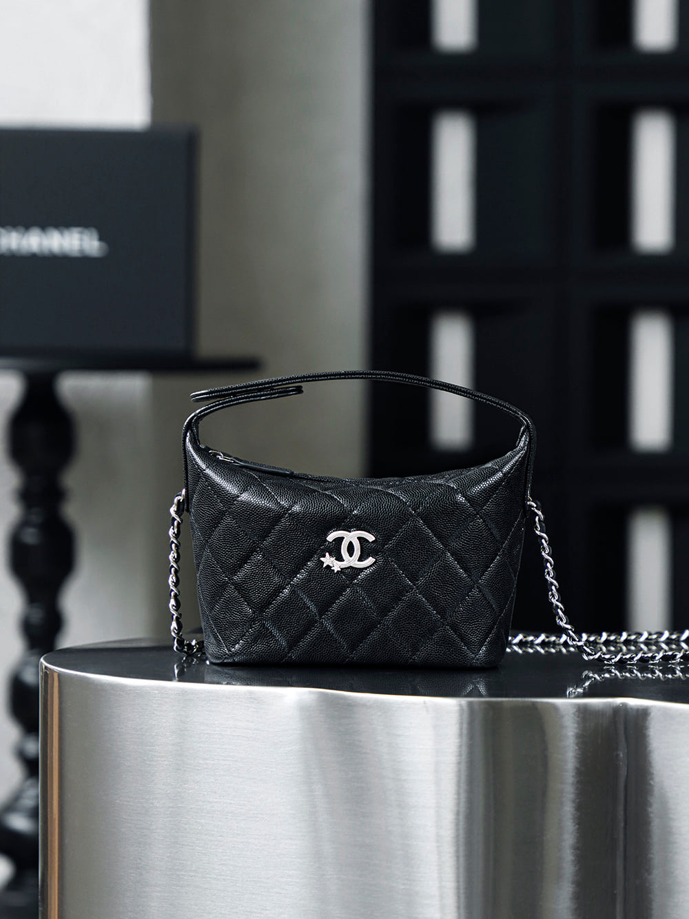 Vanity Case - серебристый - 21.5x19x7.5см Chanel Vanity Case