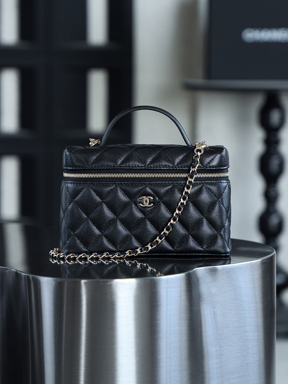 Vanity Case - 17x19.5x5см - 9B857A Chanel Vanity Case