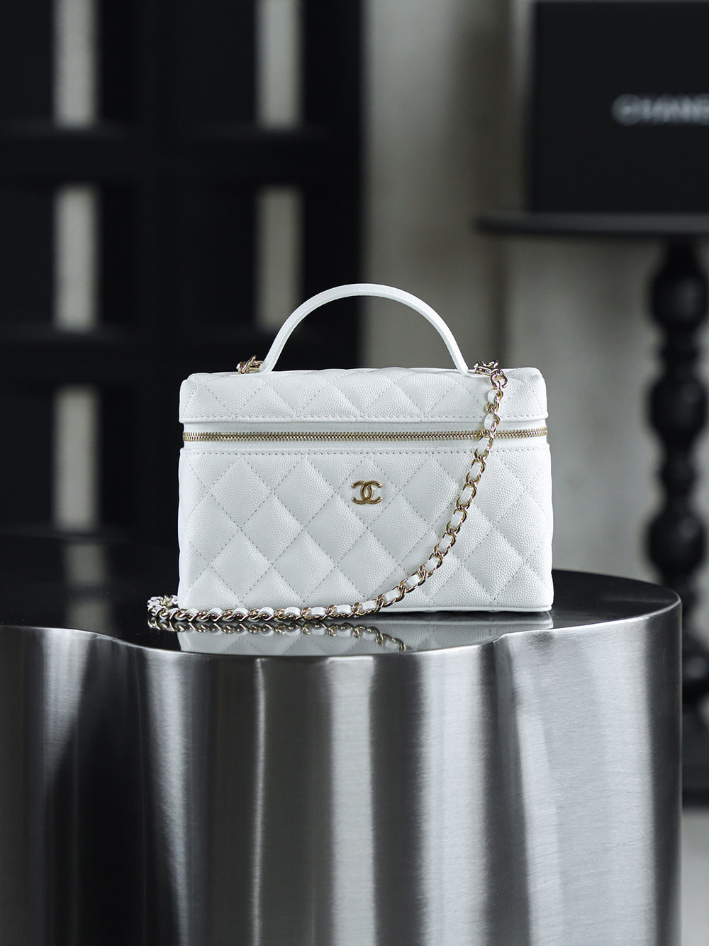Vanity Case - 17x19.5x5см - 85FD74 Chanel Vanity Case