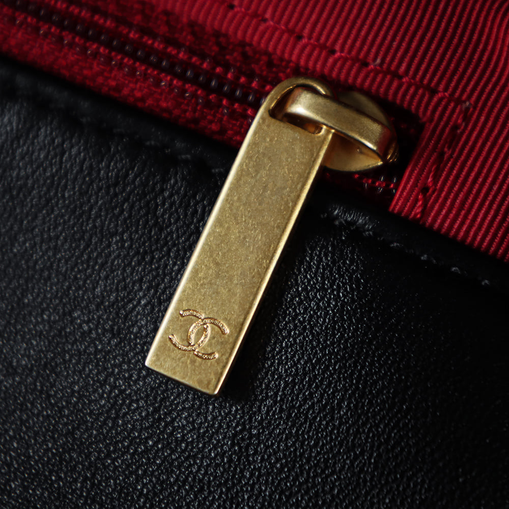 19 Bag - черный, серебристая фурнитура - 16x26x9см Chanel 19 Bag