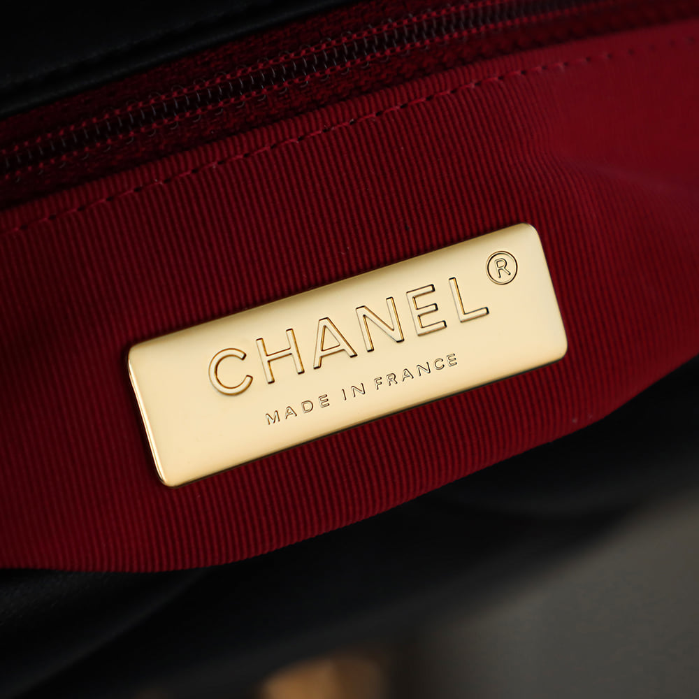19 Bag - черный, золотистая фурнитура - 20x30x10см Chanel 19 Bag