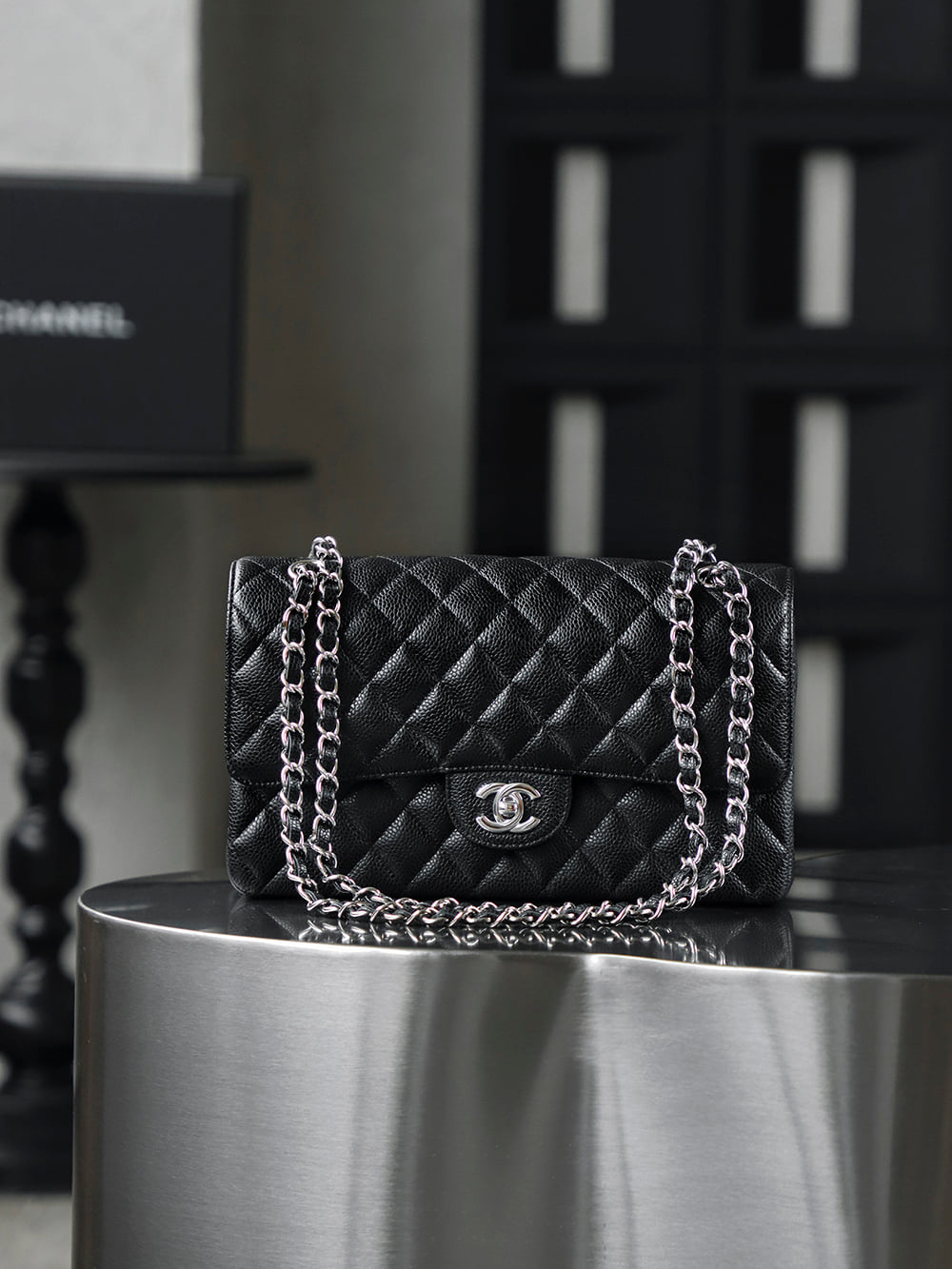 Classic Flap - черный, серебристая фурнитура - 15.5x25.5x6.5см - 4BB6C3 Chanel Classic Flap