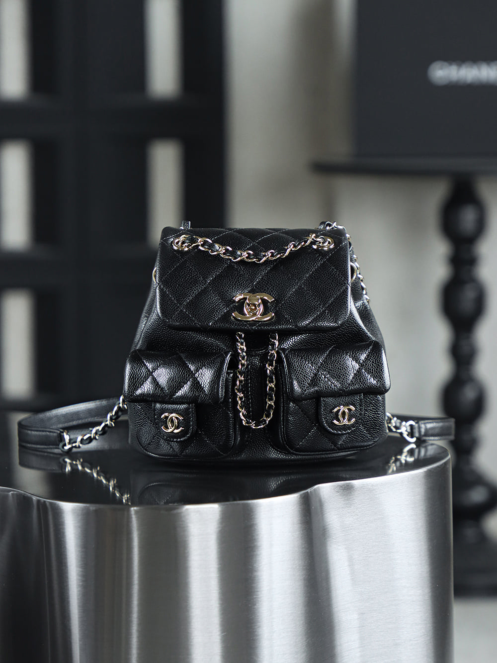 Duma - 16.5x17.5x10см Chanel Duma