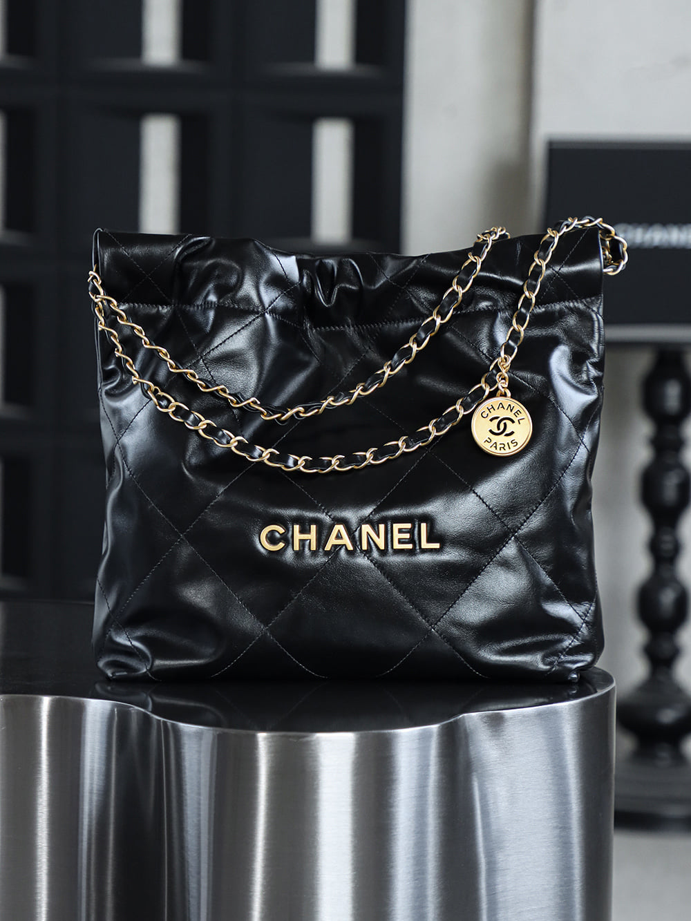 22 Bag - 35x37x7см - 82356F Chanel 22 Bag