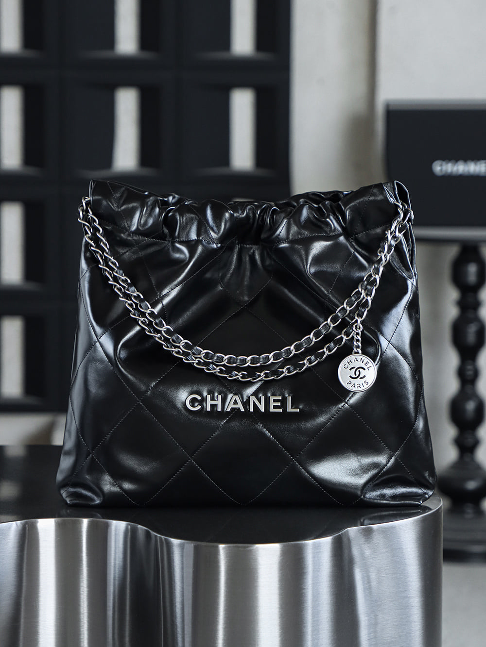 22 Bag - 39x42x8см - ADB64E Chanel 22 Bag