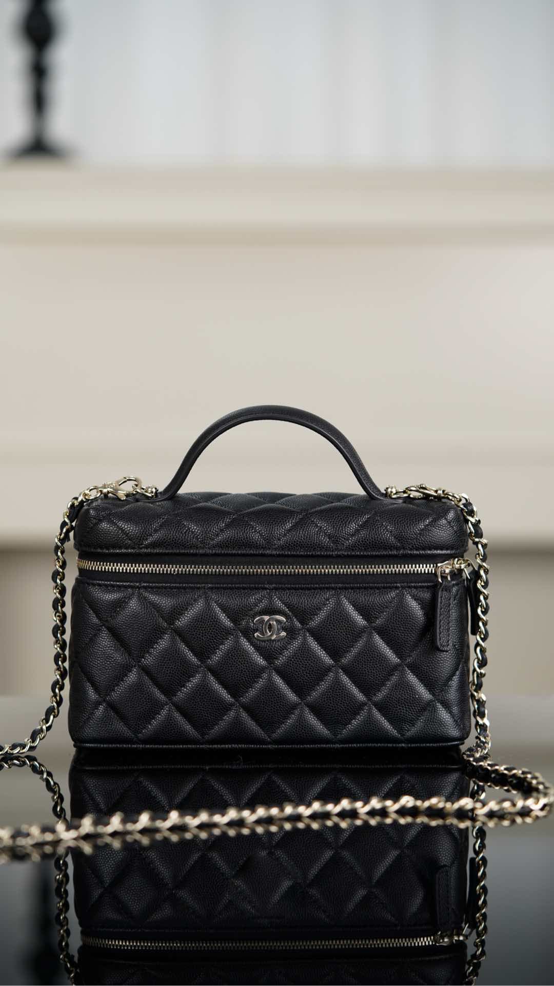 Vanity Case - черный, золотистая фурнитура - 17x19.5x5см - E989E2 Chanel 25C Vanity Case