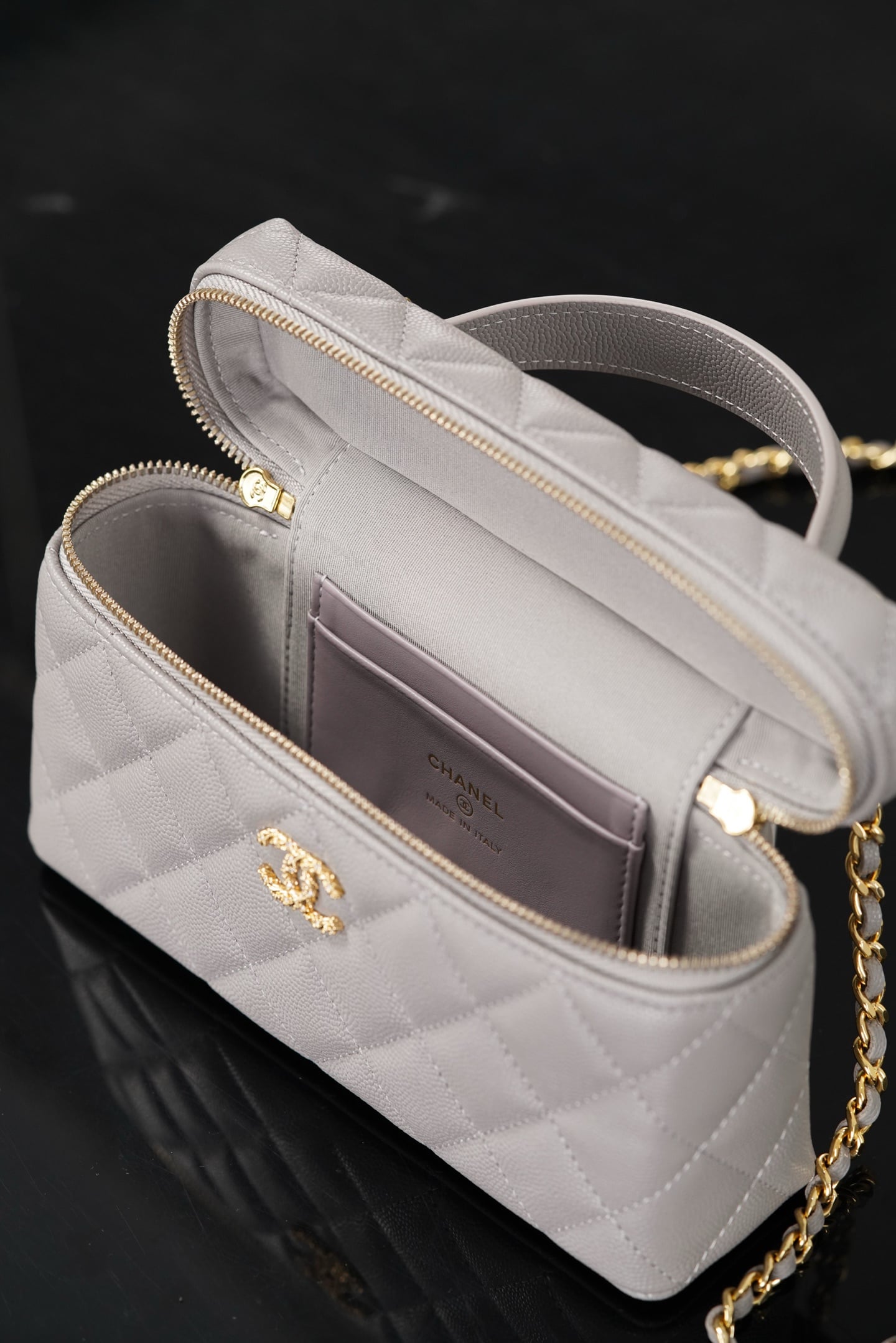 Vanity Case - серый - 17x19.5x5см - 4077E0 Chanel 26P Vanity Case