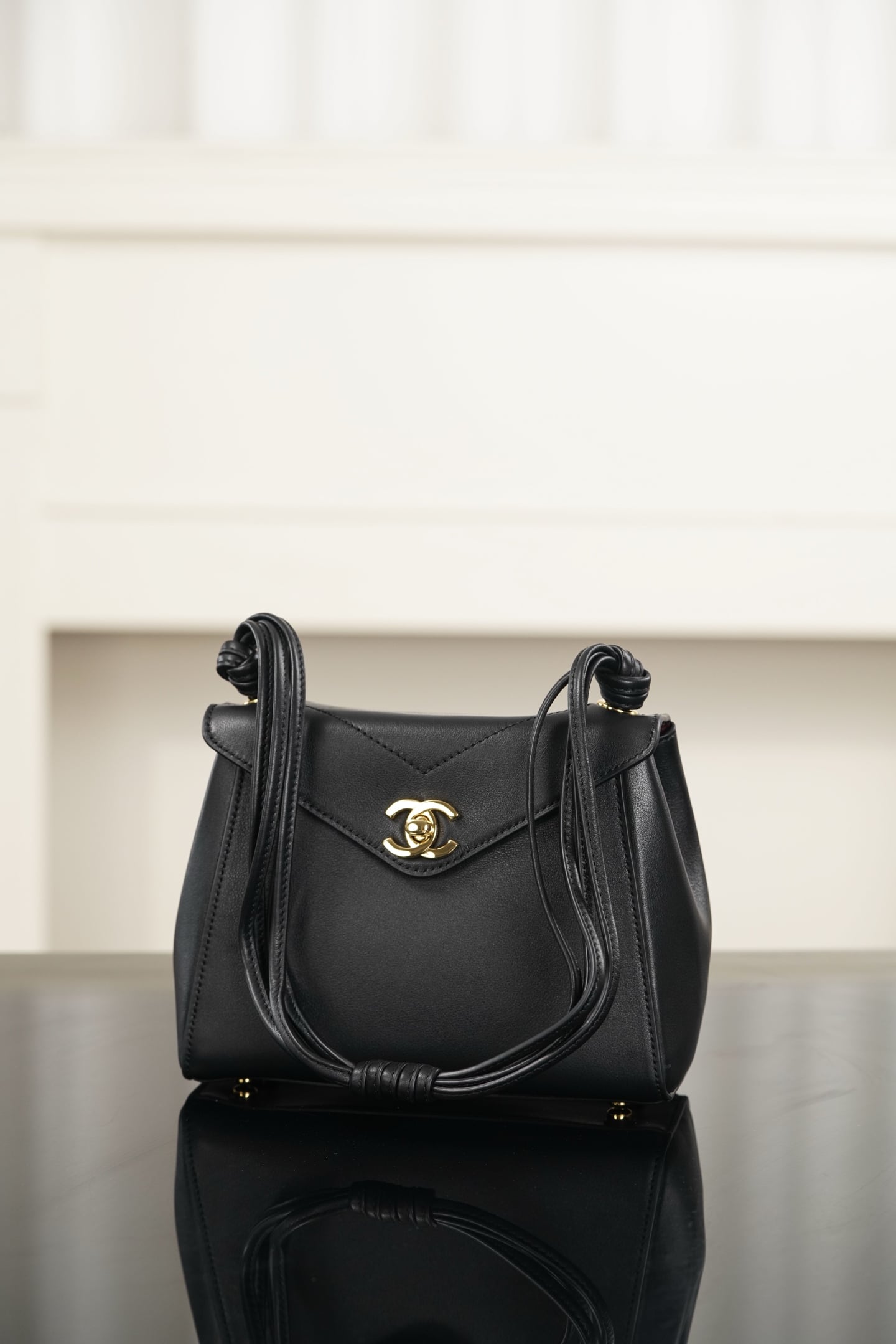 Flap Bag - черный, золотистая фурнитура - 22x16x8см - 849165 Chanel 26A Flap Bag