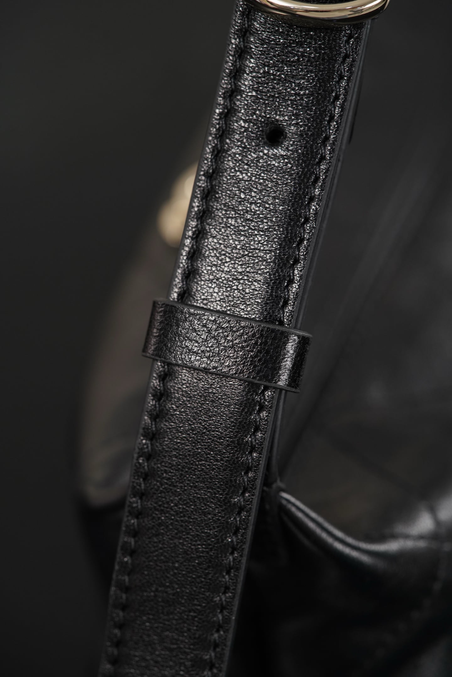 Hobo - черный, золотистая фурнитура - 13x23x8см - 0FB707 Chanel 26P Hobo
