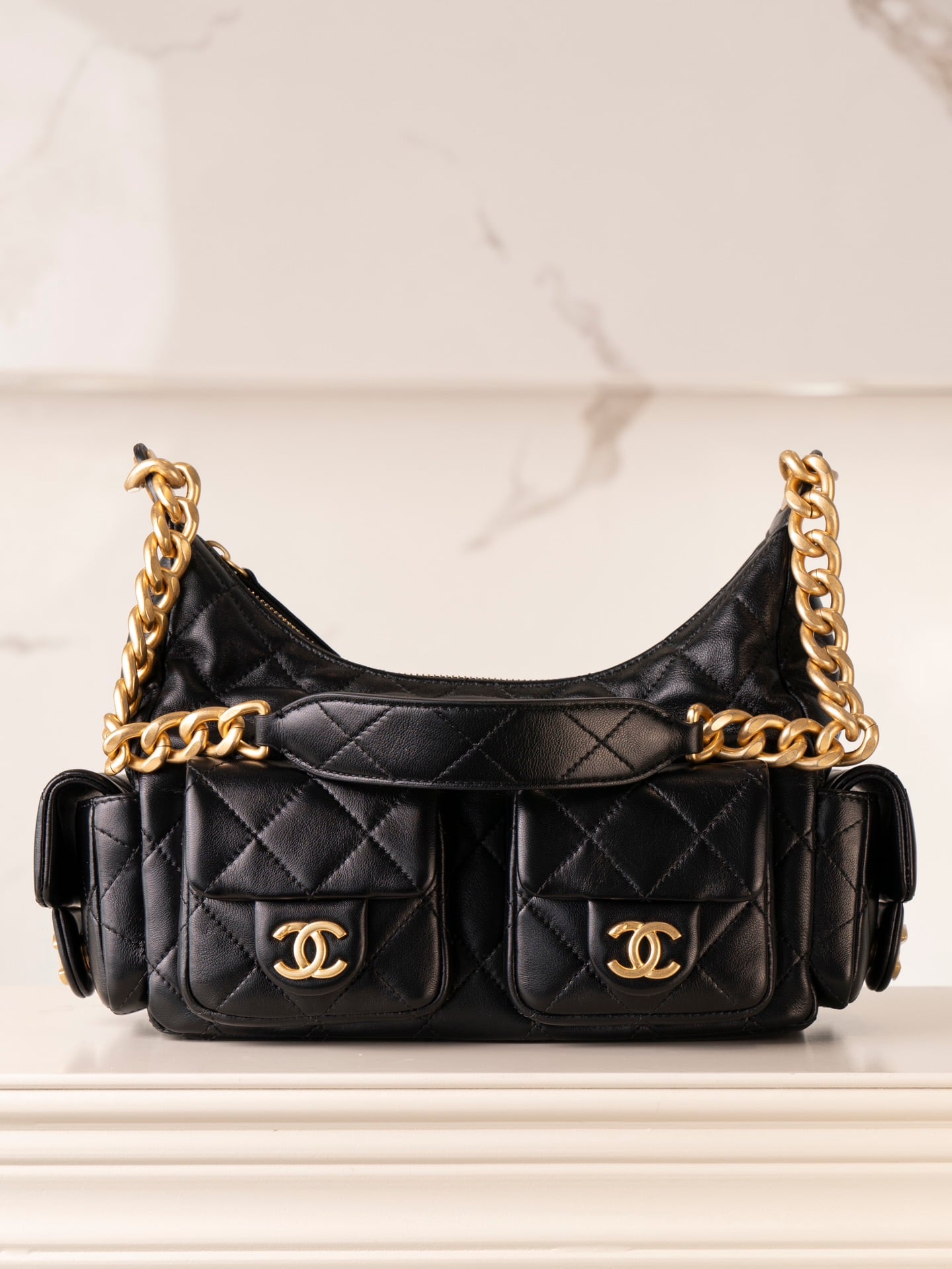 Hobo - черный, золотистая фурнитура - 22x31x15см Chanel 25C Hobo