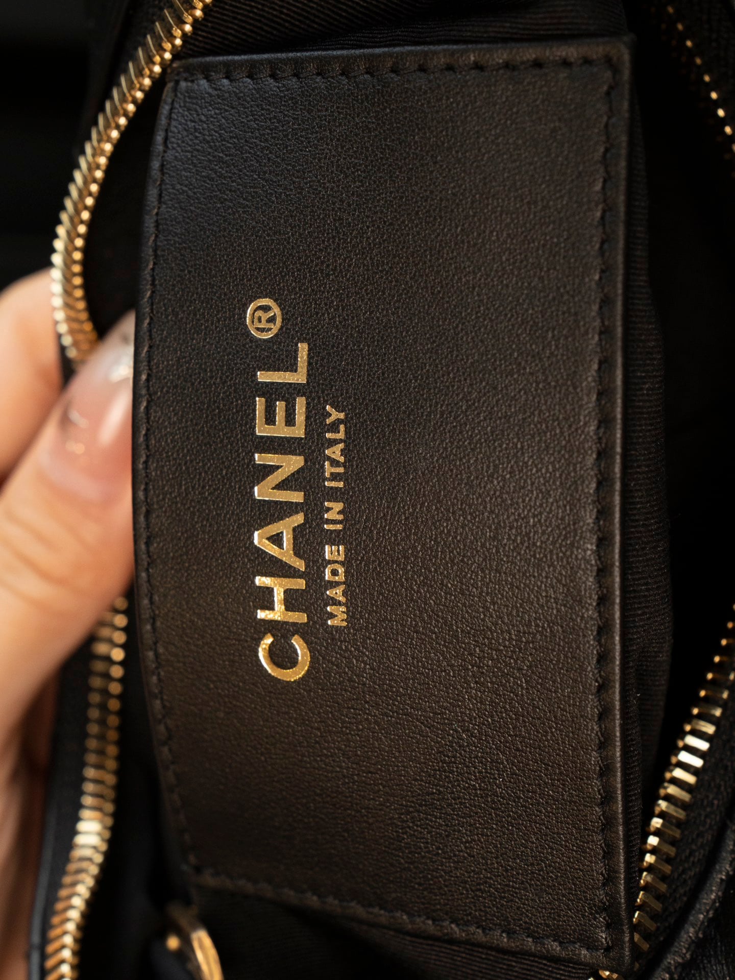 Hobo - черный, золотистая фурнитура - 22x31x15см Chanel 25C Hobo