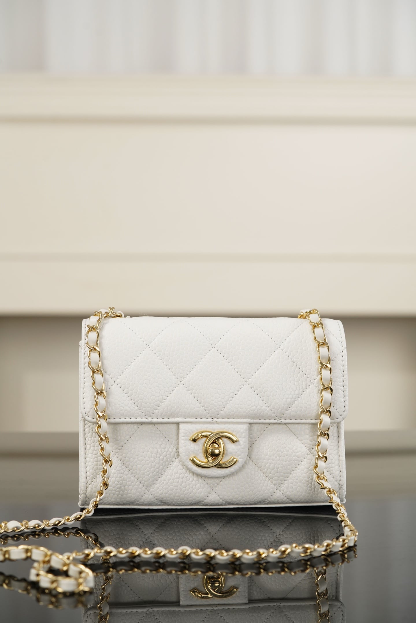 Classic Flap - белый - 13x19x7см Chanel 26C Classic Flap