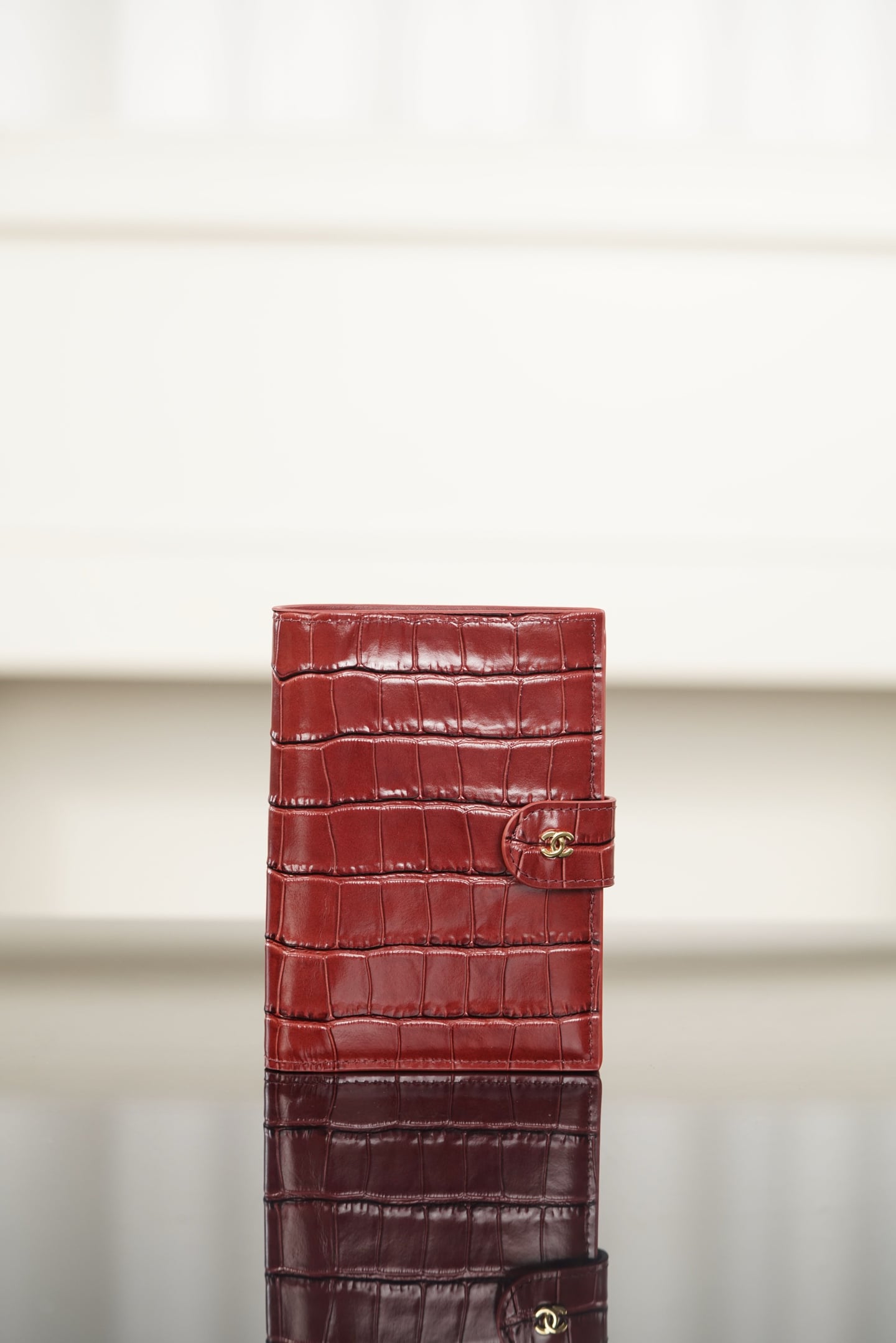 Passport Holder - красный - 14x10см Chanel 26S Passport Holder