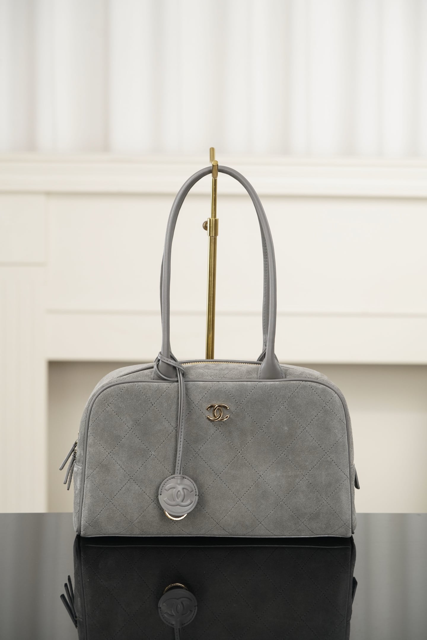 Bowling Bag - бежевый - 30x9.5x17см Chanel 26S Bowling Bag