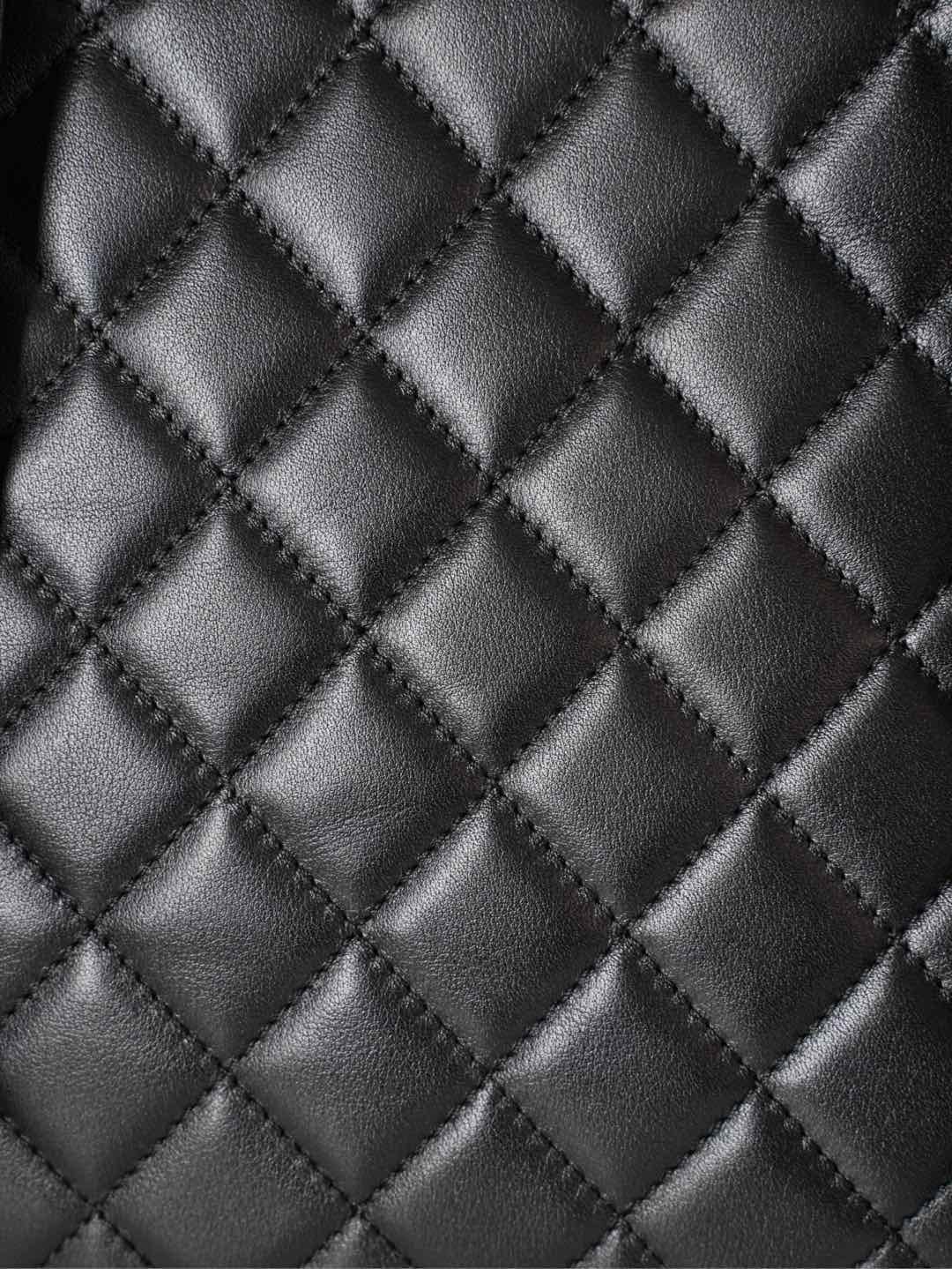 Duma - черный - 25x22x18см Chanel 24P Duma