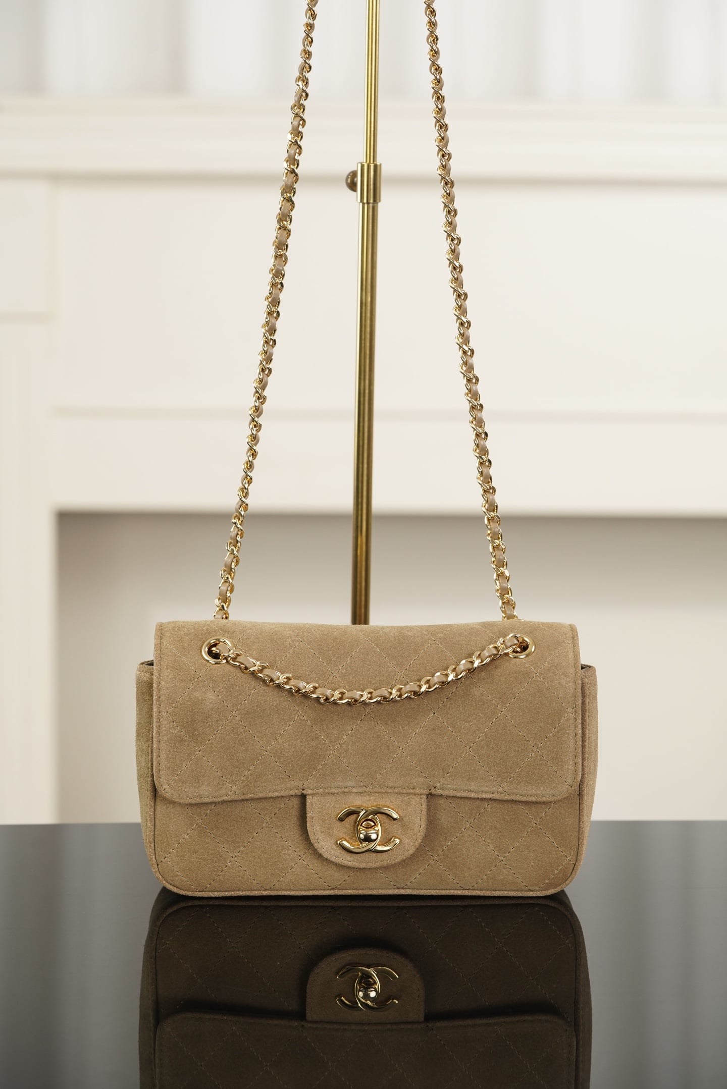 Classic Flap - 13x20x6см - E9DF0B Chanel 26B Classic Flap
