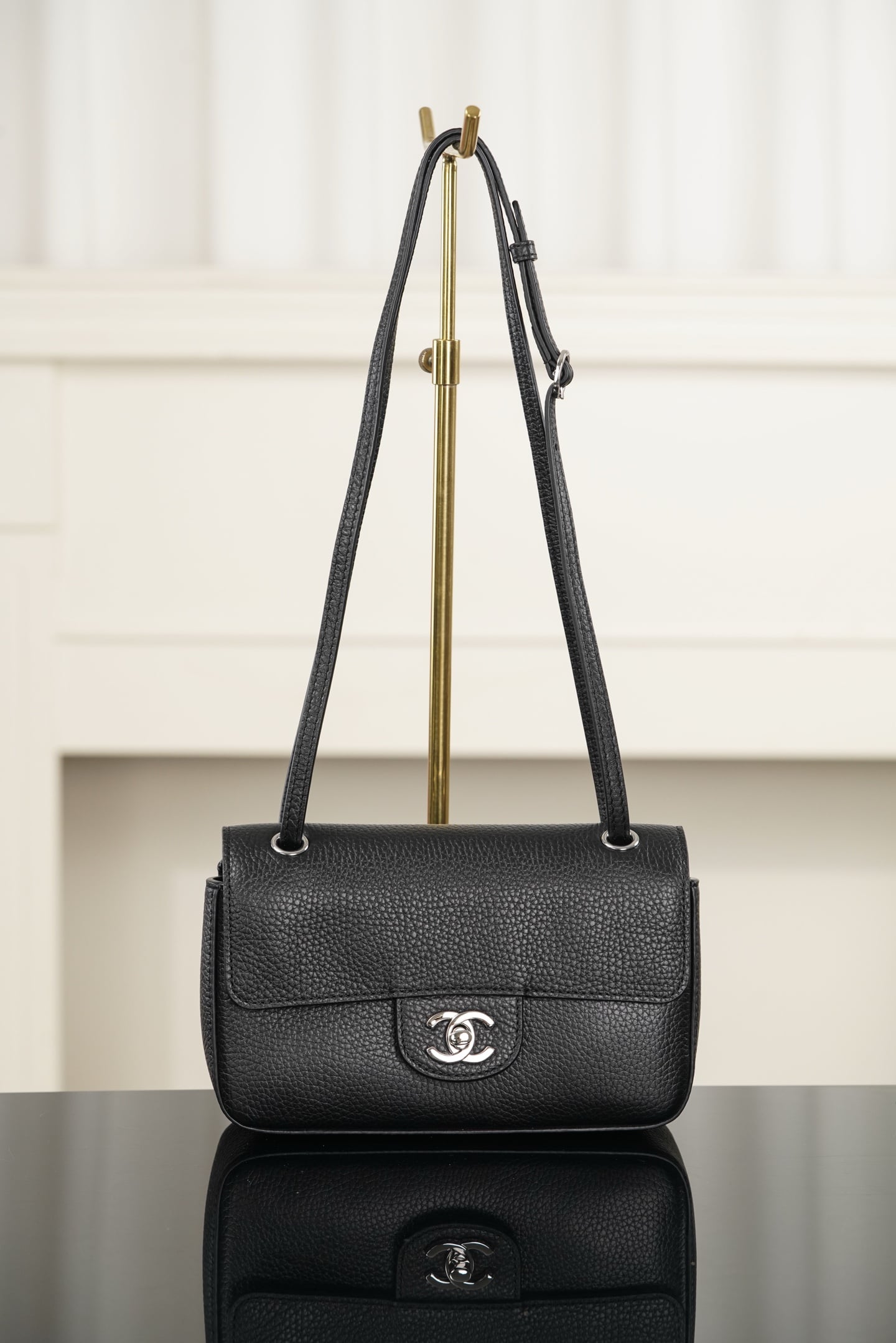 Classic Flap - черный, серебристая фурнитура - 13x20x6см Chanel 26B Classic Flap
