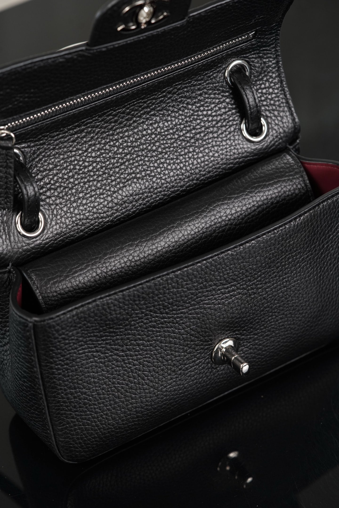 Classic Flap - черный, серебристая фурнитура - 13x20x6см Chanel 26B Classic Flap