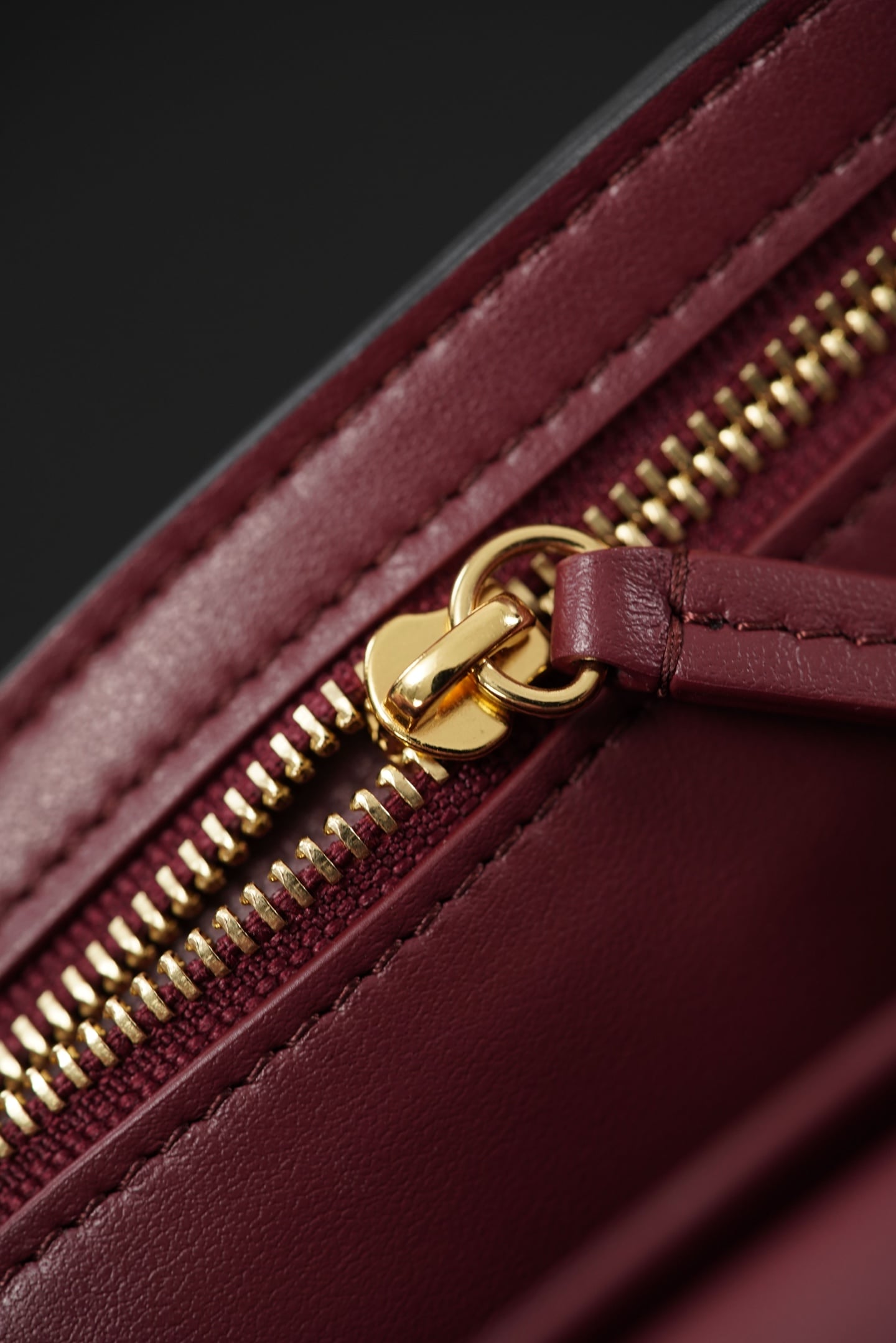 Classic Flap - черный, золотистая фурнитура - 13x20x6см - A4A181 Chanel 26B Classic Flap