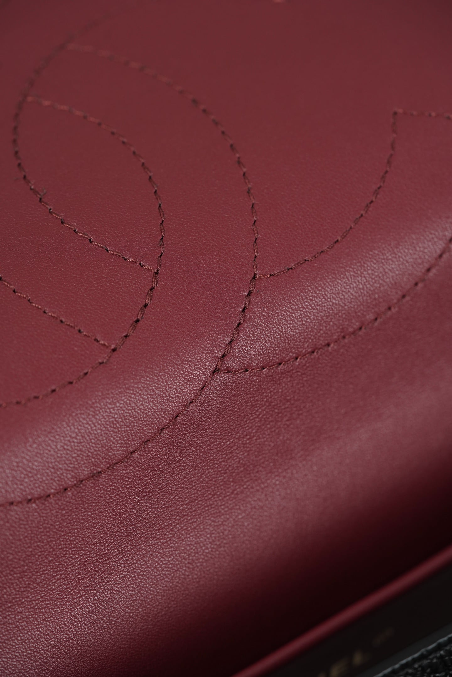 Classic Flap - черный, золотистая фурнитура - 26x38.5x11см Chanel 26S Classic Flap