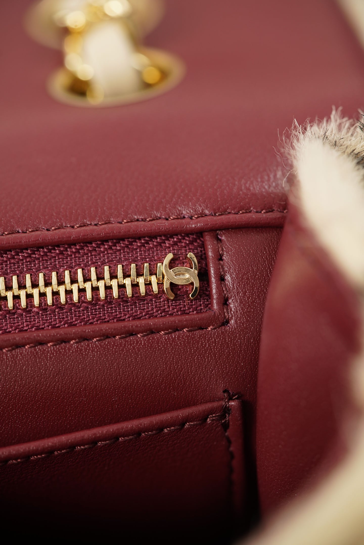 Classic Flap - красный - 25см - 49CEF4 Chanel 26A Classic Flap