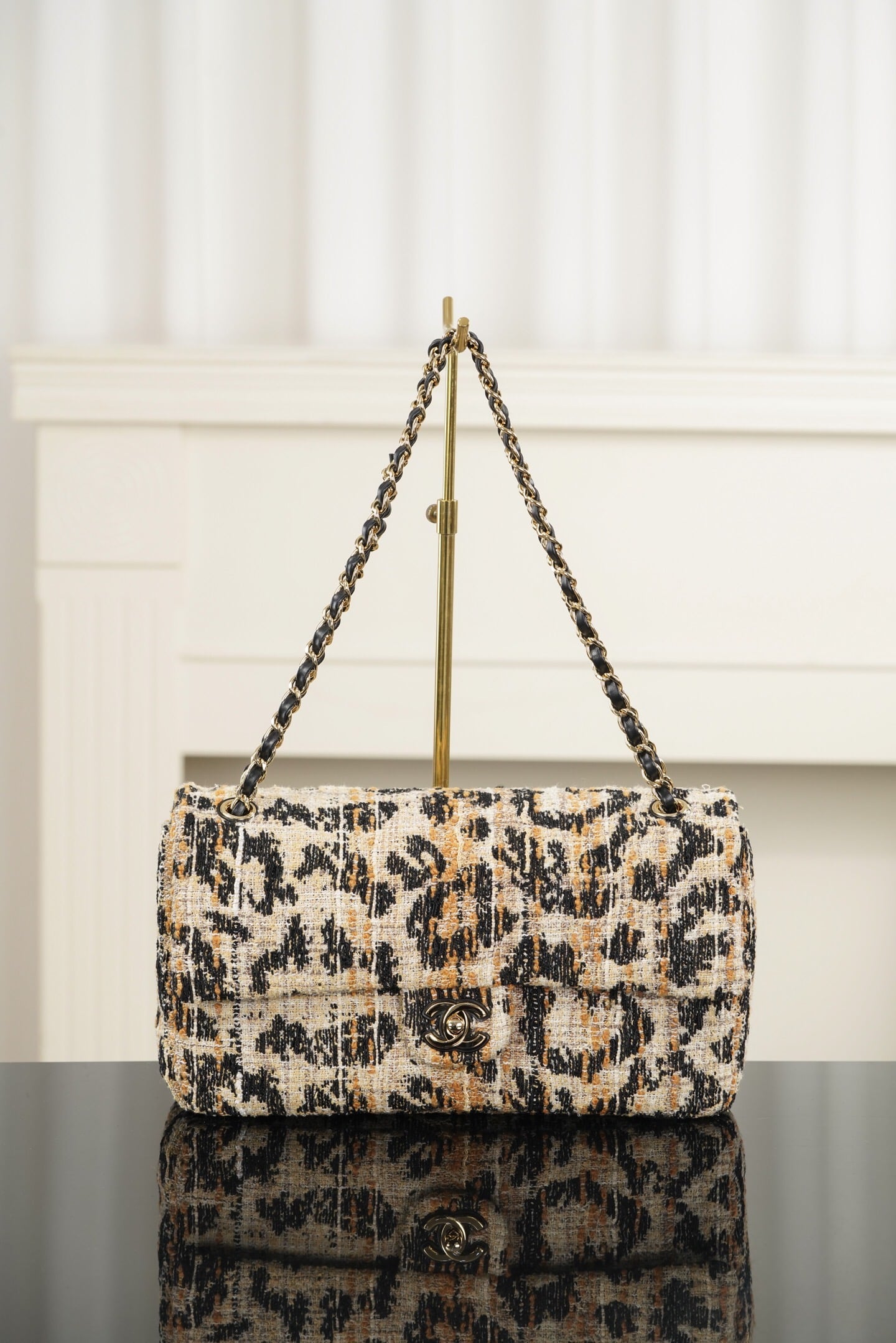 Classic Flap - шоколадный - 19.5x32x10см - 907B55 Chanel 26A Classic Flap