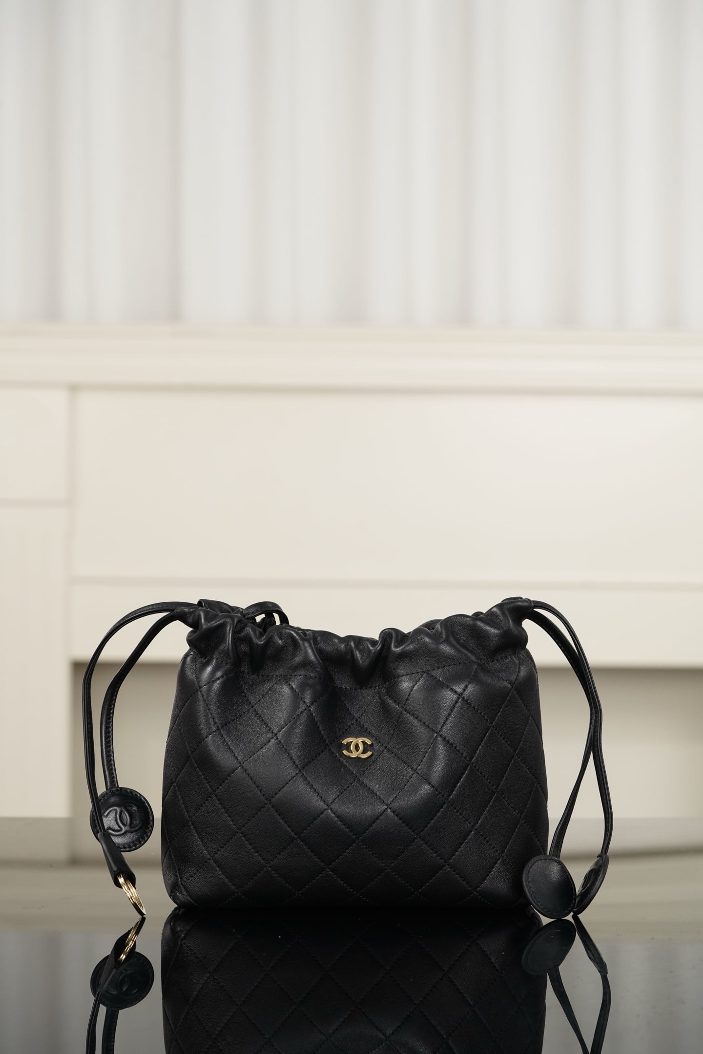 Bucket Bag - красный - 17x22x8см Chanel 26S Bucket Bag