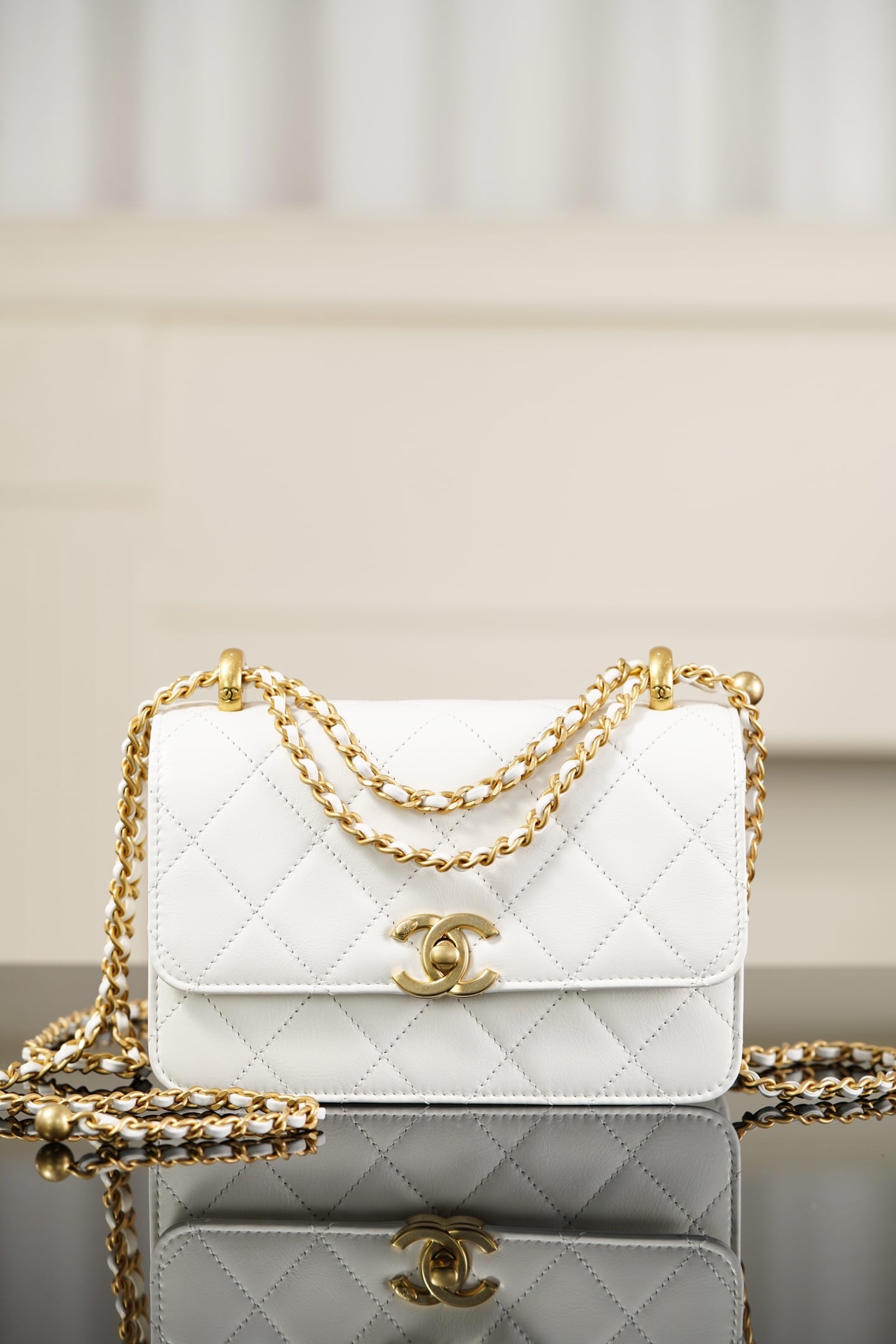 Classic Flap - белый - 12x19x8см Chanel 24C Classic Flap